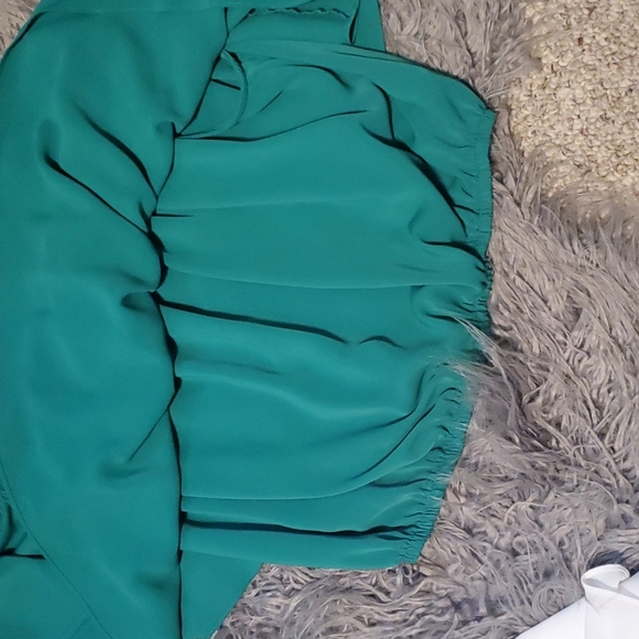 SOLD!!!💋BUNDLE of ruffle crop top!!! - Picture 2 of 5